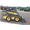 Image 5 : New Holland L175 skidsteer, rops, , aux hydraulics, hand controls, 10.00x16.5, , 6' GP bucket, one o