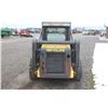 Image 7 : New Holland L175 skidsteer, rops, , aux hydraulics, hand controls, 10.00x16.5, , 6' GP bucket, one o