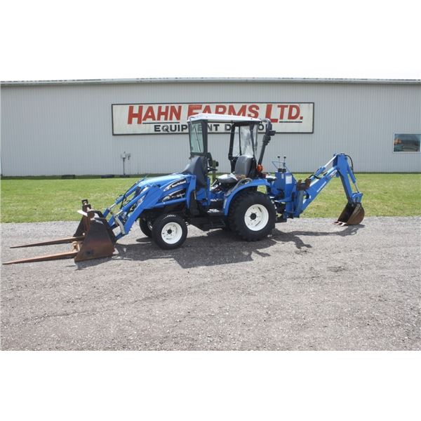New Holland TC26DA 4wd compact tractor, NH 12LA loader, NH 756C backhoe