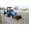 Image 3 : New Holland TC26DA 4wd compact tractor, NH 12LA loader, NH 756C backhoe attachment, hydro, 1 remote,