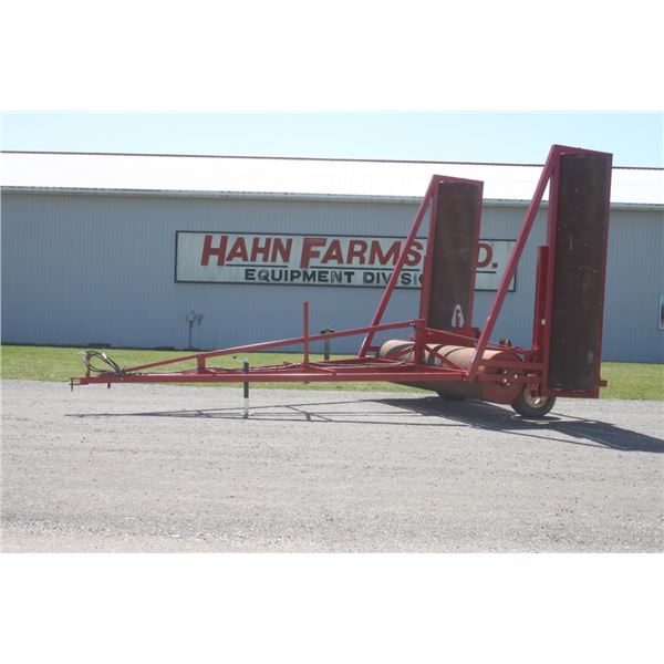 R & R NEW 34' hydraulic folding land roller, 30" drum, HD tires, light kit
