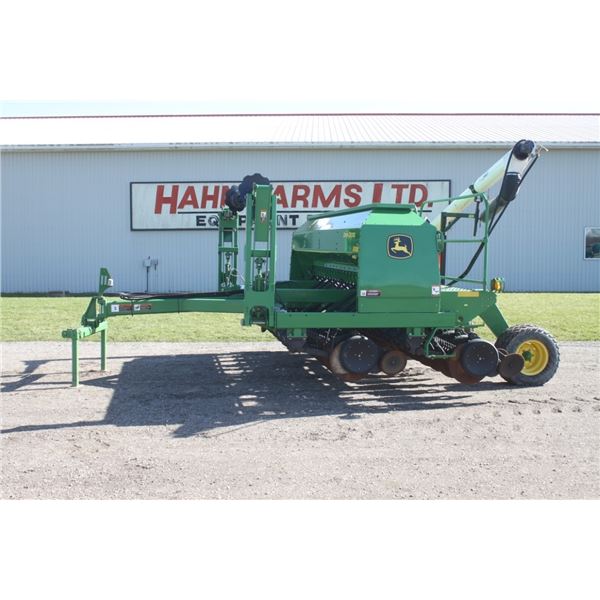 JD 1590 2pth 15' no till drill, Market fill auger, JD markers, floatation tires