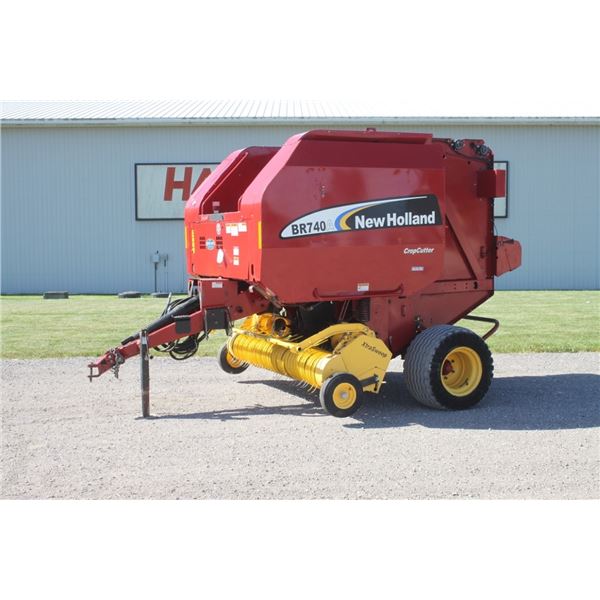 New Holland BR740A silage special 4x5 round baler, net wrap, extra sweep pick up, floatation tires