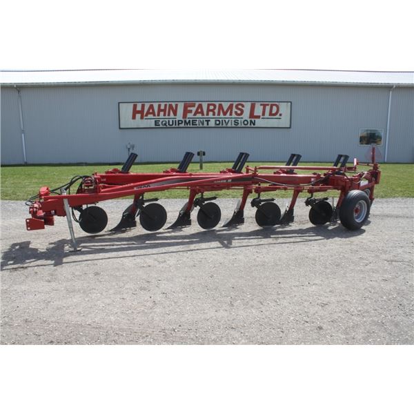 CIH 7500 5 furrow, vari width, auto reset, semi mount plow, As New