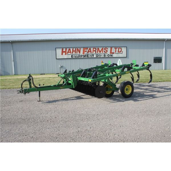 JD 714 9 shank soil saver, true depth shanks, walking tandem axles, low acres