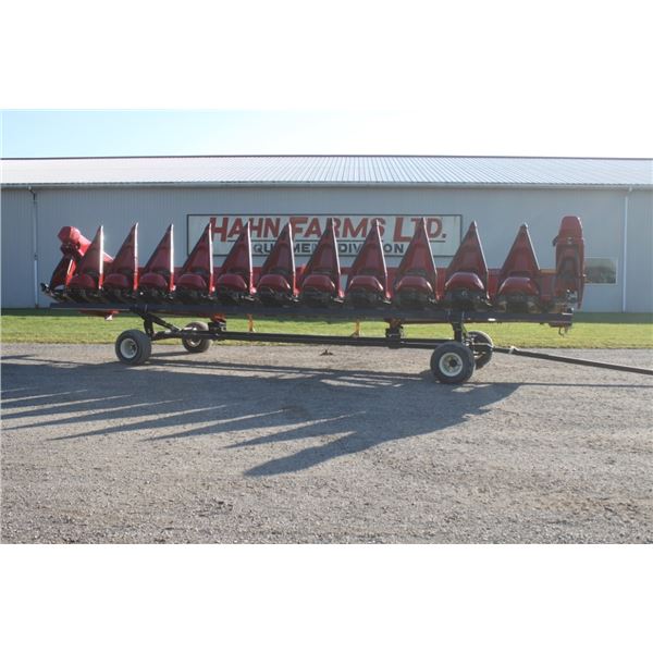 CIH 3412 12 row corn head, flagship hook up, single point knife rolls, 30" spacing