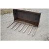Image 2 : Frey 4' manure bucket, Frey QT