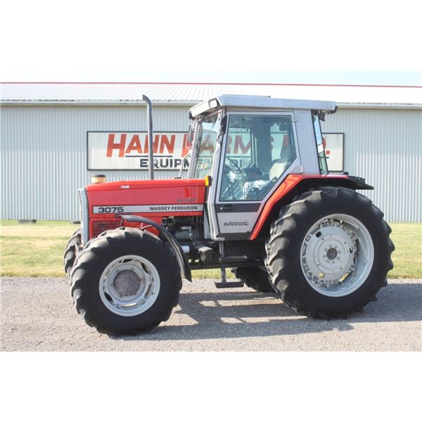 MF 3075 4wd tractor, cab, air, Dynashift, 16.9R38, 2 remotes, 3886 hours