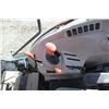 Image 17 : Kubota M7040 4wd tractor, cab, air, M25 SL loader, hydraulic shuttle, 16.9x28, 1 remote, 2990 hours