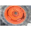 Image 9 : Kubota M7040 4wd tractor, cab, air, M25 SL loader, hydraulic shuttle, 16.9x28, 1 remote, 2990 hours