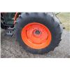 Image 9 : Kubota M6800 4wd tractor, cab, air, M21 loader, hydraulic shuttle with creeper, 16.9x30, 2 remotes,