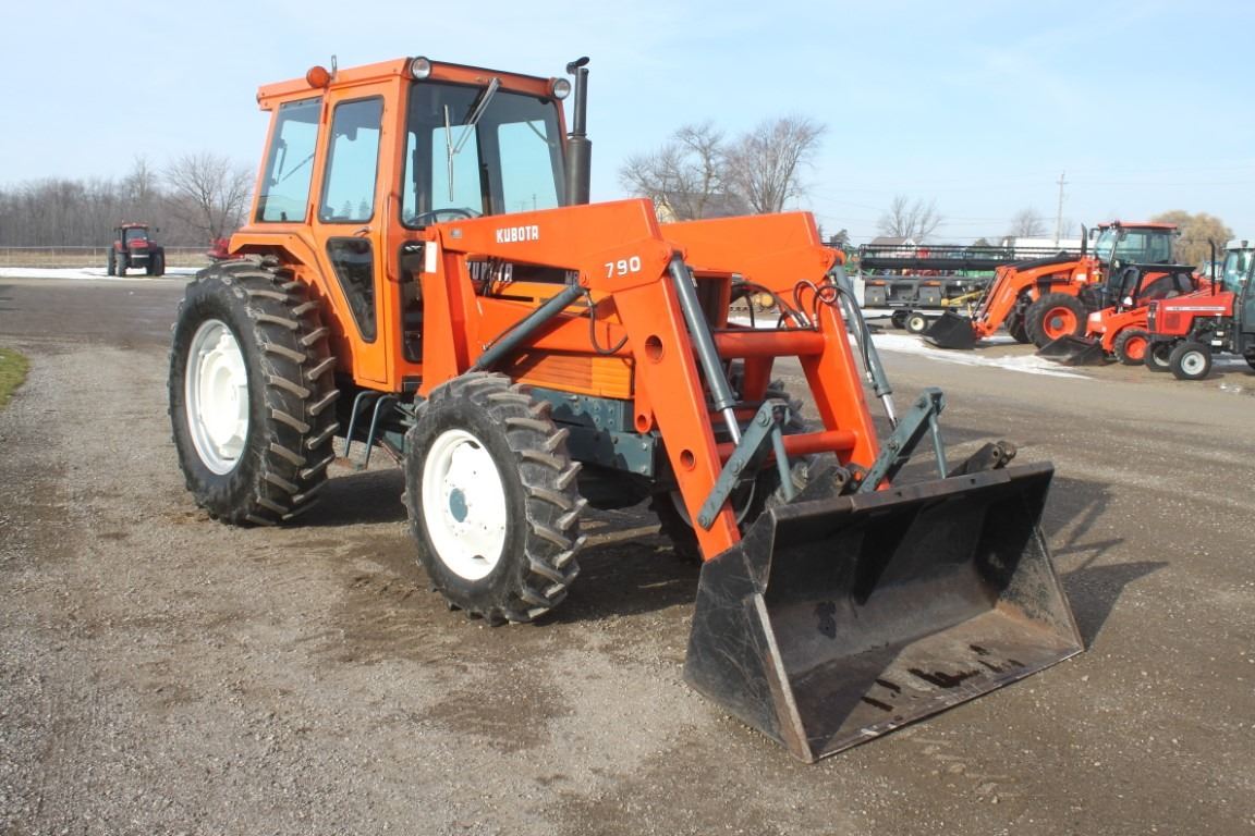 790 Loader Kubota M8950DT 4wd tractor, cab, 790 loader, 2 remotes, 4127 hours ...