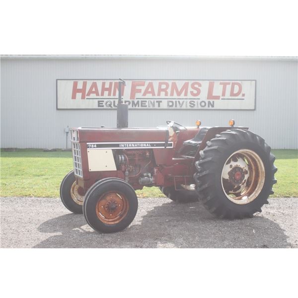 IH 784 2wd tractor, 16.9x34, 1 remote, 2980 hours, local farmer consignment