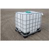 Image 2 : Unknown 200 gal liquid poly tote