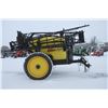 Image 5 : Demco 1050 single axle trail sprayer
