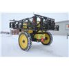 Image 8 : Demco 1050 single axle trail sprayer