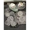 Image 8 : CRYSTAL & GLASS FRUIT/CAKE BOATS & SERVER