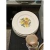 Image 2 : YELLOW, GREEN & WHITE VARIOUS PATTERNS & DISHES