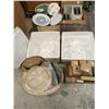 Image 1 : BATHROOM, KITCHEN, VASES/BASKET & TRAYS