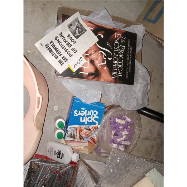 COLLECT: WATKINS, ROLLERS, PERSONALS, PERFUMES,ETC. SEE PHOTOS.