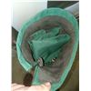 Image 2 : GREEN CAMP/SPORT/STADIUM CHAIR IN BAG.