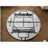 Image 2 : 48" round folding table