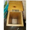 Image 2 : wooden box w/ lid