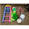 Image 1 : lot of beach toys + tow rope