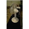 Image 3 : Stand up Fan - 28" Tall