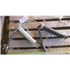 Image 1 : 2 grease guns