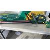 Image 2 : YARDWORKS CORDLESS HEDGE TRIMMER WITH EXTRA BATTERY AND CHARGER