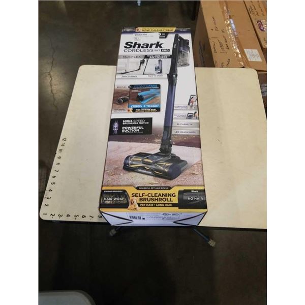 AS NEW SHARK ROCKET CORDLESS PET PRO VACUUM TESTED AND WORKING