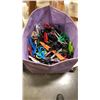 Image 1 : BASKET OF SCISSORS AND CORCKSCREWS