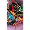 Image 2 : BASKET OF SCISSORS AND CORCKSCREWS