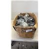 Image 1 : BOX OF APPROX 900 PIECES NEW BRACELETS