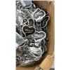 Image 3 : BOX OF APPROX 900 PIECES NEW BRACELETS
