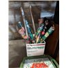 Image 4 : BOX OF COLLECTIBLES AND BOX OF WRAPPING PAPER