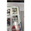 Image 5 : 4 WAYNE GRETZKY ITEMS - LIMITED EDITION UPPER DECK SHEET UNCUT, POST CARD, BEEHIVE GRETZKY