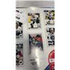 Image 6 : 4 WAYNE GRETZKY ITEMS - LIMITED EDITION UPPER DECK SHEET UNCUT, POST CARD, BEEHIVE GRETZKY