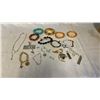 Image 2 : BAG OF MISC JEWLERY
