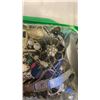 Image 4 : 2 BAGS JEWLERY AND JEWLERY PARTS