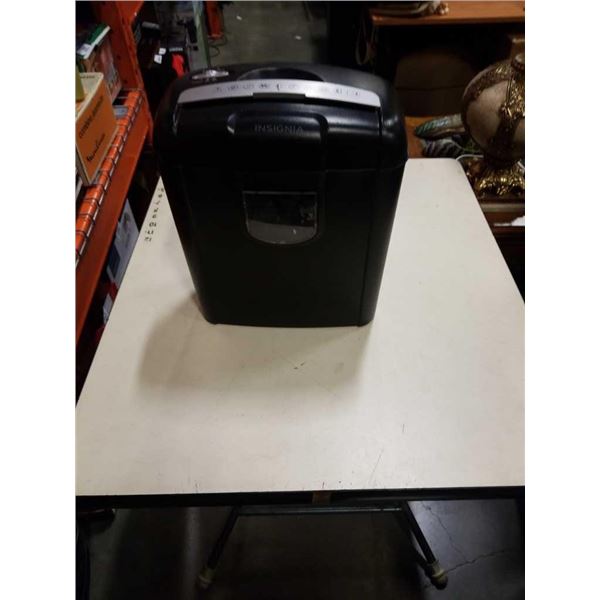 INSIGNIA 6SHEET CROSS CUT SHREDDER TESTED AND WORKING, RETAIL 49