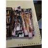 Image 3 : 24 PICES HAIR EXTENTIONS AND 6 ASTROLOGY MUGS
