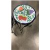 Image 5 : 3 METAL PLANTER STANDS WITH TILE TOPS