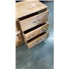 Image 3 : 6 DRAWER WOOD DRESSER