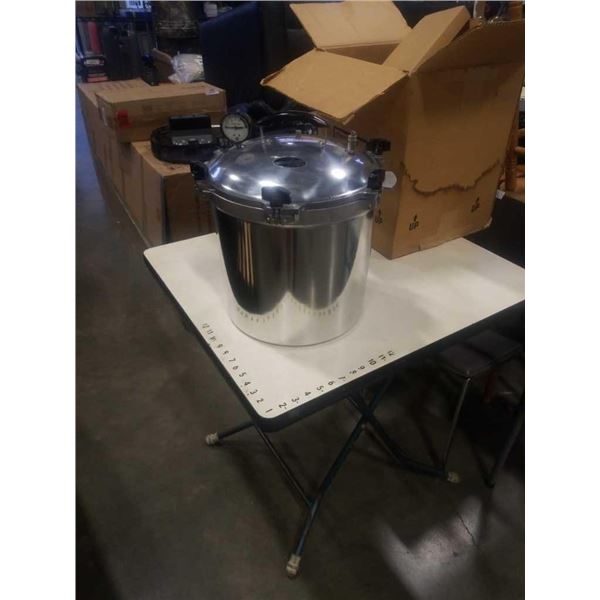 ALL AMERICAN CAST ALUMINUM PRESSURE COOKER NO 925