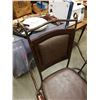 Image 4 : ROUND GLASS TOP TABLE AND 4 METAL CHAIRS
