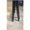 Image 5 : DOUBLE EASEL LEG TABLE