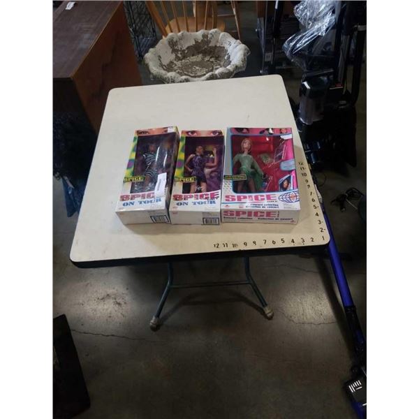 3 COLLECTIBLE SPICE GIRL FIGURES IN BOX BY GALOOB