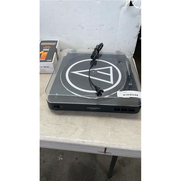 AUDIO TECHNICA LT-LP60 WIRELESS/BLUETOOTH TURNTABLE RETAIL $179 - TESTED WORKING